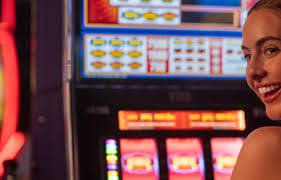 Live Casino Hold'em table on agen228 mobile app